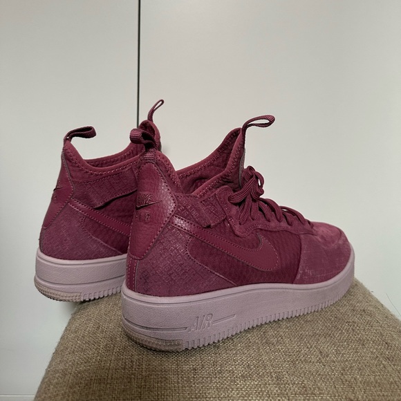 Wmns Air Force 1 Ultraforce Mid 'Force is Female' Vintage Wine - Picture 3 of 3